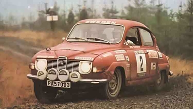 Stig Blomqvist - Arne Hertz
20º Daily Mirror RAC Rally 1971. Saab 96 V4 (PA 57003). Clasificado 1º.
Saab Scania

Del 20 al 25 de Noviembre, Harrogate.
Superficie: tierra - nieve

El Rally tenia un total de 646.90 km cronometrados divididos en 77 tramos especiales (13 de ellos fueron cancelados, SS11 
Kilburn de 3.22 km, SS12 Boltby de 6.44 km, SS23 Redesdale de 3.22, SS27 Glendevon de 3.22 km, SS28 Blackcraig de 16.09 km, SS32 Clashindarrich de 13.68 km, SS33 Bin de 6.44 km, SS35 
Glen Errochty de 12.87 km, SS36 Ladywell de 4.02 km, SS37 Craigvinean de 11.26 km, SS38 Achray de 12.07, SS39 Loch Ard de 8.05 km, SS51 Speed Merchants de 4.83 km)

Tomaron la salida 231 equipos, finalizaron 104.
@
Palabras clave: Saab;Gran_Bretaña;1971;Inglaterra;RAC_Rally;Daily_Mirror