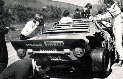Bernard Darniche - Alain Mahé
25º Tour de Corse - Rallye de France 1981. Lancia Stratos HF (TO U62570). Clasificado 1º.
Team Chardonnet

Del 30 de Abril al 2 de Mayo, Ajaccio.
Superficie: asfalto.

El Rally tenia un total de 1613 km de los que 1144 km divididos en 24 tramos eran especiales.

Se inscribieron 126 equipos, tomaron la salida 120, finalizaron 42.@
Palabras clave: Lancia;Stratos;Corse;Corcega;1981