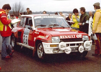 Bruno Saby - Jean-Marc Andrié
30º Lombard RAC Rally 1981. Renault 5 Turbo. Abandonó por accidente en SS11 Wark.

Del 22 al 24 de Noviembre, Chester, Cheshire, Inglaterra.
Superficie: asfalto - tierra.

El Rally tenia un total de 2720.00 km de los que 722.00 km divididos en 65 tramos eran especiales.

Se inscribieron 154 equipos, tomaron la salida 151, finalizaron 54.@
Palabras clave: ;Renault;Turbo;Gran_Bretaña;1981