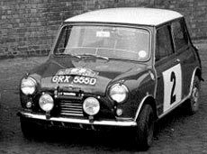 Timo Mäkinen - Paul Easter
35º Rallye Automobile de Monte-Carlo 1966. BMC Mini Cooper S 1275 (GRX 555D).
Todos los Minis del Equipo Oficial fueron descalificados por usar faros halógenos.

Del 14 al 20 de Enero, Monte-Carlo.
Superficie: asfalto - nieve.

119 equipos completaron el rally en su totalidad.
A partir de la posición 120, los equipos no se clasificaron para el tramo final, pero fueron clasificados oficialmente.

Tomaron la salida 322 equipos, finalizaron 184.
@
Palabras clave: Timo_Makinen;Paul_Easter;Mini;Cooper;S;Montecarlo;1966