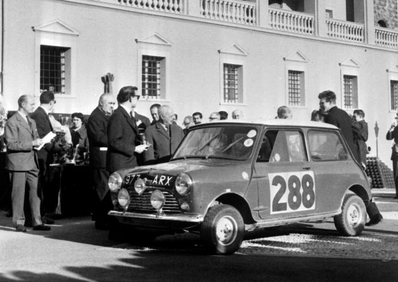 Rauno August Aaltonen - Tony Ambrose
32º Rally Automobile de Monte-Carlo 1963. Morris Mini Cooper S 1275 (977 ARX). Clasificado 3º.

Del 20 al 24 de Enero, Monte-Carlo.
Superficie: asfalto - nieve.

Tomaron la salida 296 equipos, finalizaron 96.@
Palabras clave: ;Tony_Ambrose;Mini;Cooper;S997;Montecarlo;1963;parque_cerrado;Personajes
