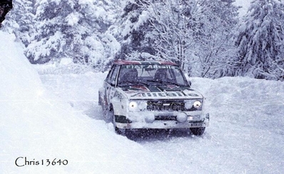 Bernard Darniche - Alain Mahé
46º Rallye Automobile de Monte-Carlo 1978. Fiat 131 Abarth (TO R19728). Clasificado 5º.
Fiat Alitalia

Del 21 al 27 de Enero, Monte-Carlo.
Superficie: asfalto - nieve.

El Rally tenia un total de 4600 km de los que 570 km divididos en 29 tramos eran especiales (5 de ellas fueron canceladas SS8 Col du Fanget de 10 Km, SS10 Serre Chevalier de 10 Km, SS11 Col du Lautaret de 15 Km, SS14 Saint Pierreville de 16 Km y SS15 Burzet de 44 Km).

Se inscribieron 231 equipos, tomaron la salida 216, finalizaron 129.@
Palabras clave: ;Fiat;Abarth;Montecarlo;1978;nieve