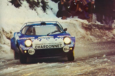 Bernard Darniche - Alain Mahé
47º Rallye Automobile de Monte-Carlo 1979. Lancia Stratos HF (TO R06880). Clasificado 1º.
Team Chardonnet

Del 20 al 26 de Enero, Monte-Carlo.
Superficie: asfalto - nieve - hielo.

El Rally tenia un total de 2554.00 km de los que 619.00 km divididos en 30 tramos eran especiales (1 de ellos fue cancelado SS13 St Barthelemy de 19 Km).

Se inscribieron 255 equipos, tomaron la salida 233, finalizaron 84.@
Palabras clave: Lancia;Stratos;Montecarlo;1979;nieve