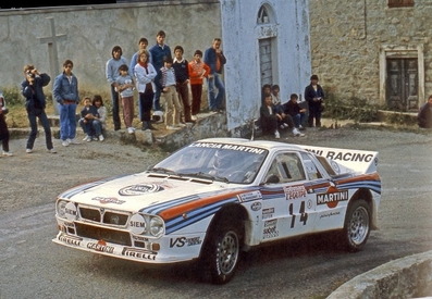 Attilio Bettega - Maurizio Perissinot
27º Tour de Corse - Rallye de France 1983. Lancia Rally 037 (TO Y09061). Clasificado 4º.

Del 5 al 7 de Mayo, Ajaccio, Córcega, Francia.
Superficie: asfalto.

El Rally tenia un total de 1715.10 km de los que 1066.10 km divididos en 32 tramos eran especiales.

Tomaron la salida 178 equipos, finalizaron 57.@
Palabras clave: ;Lancia;Corcega;Grupo_B;1983;Corse
