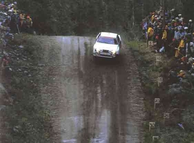 Juha Kankkunen - Staffan Pettersson
33º 1000 Lakes Rally 1983. Toyota Celica Twincam Turbo (A-2160). Clasificado 6º.
Toyota Team Europe

Del 26 al 28 de Agosto, Jyväskylä, Finlandia.
Superficie: tierra.

El Rally tenia un total de 1461.00 km de los que 472.63 km divididos en 50 tramos, eran especiales.

Se inscribieron 180 equipos, tomaron la salida 174, finalizaron 71.@
Palabras clave: ;Toyota;Celica;Grupo_B;Finlandia;1983;TCT