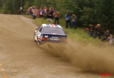 Henri Toivonen - Fred Gallagher
33º 1000 Lakes Rally 1983. Opel Manta 400 (GG-CT 310). Abandonó por daños de motor a causa de una salida de pista en SS39 Kraakkio de 10.51 Km.
Rothmans Opel Rally Team

Del 26 al 28 de Agosto, Jyväskylä, Finlandia.
Superficie: tierra.

El Rally tenia un total de 1461.00 km de los que 472.63 km divididos en 50 tramos, eran especiales.

Se inscribieron 180 equipos, tomaron la salida 174, finalizaron 71.@
Palabras clave: Henri_Toivonen;opel;manta;Finlandia;grupo_B;1983