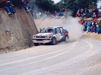 Juha Kankkunen - Juha Piironen
27º Rallye Catalunya - Costa Brava - Rallye de España 1991. Lancia Delta Integrale 16V (TO 76856R). Clasificado 2º.
Martini Lancia

Primer año válido para el Campeonato Mundial de Rallyes.

Del 10 al 13 de Noviembre, Lloret de Mar, Girona, Catalunya, España.
Superficie: asfalto - tierra.

El Rally tenia un total de 1606.98 km de los que 594.01 km divididos en 35 tramos eran especiales (2 de ellos fueron cancelados SS4 Sant Hilari - Osor de 13.57 Km y SS29 Riera de Merles de 14.36 Km).

Tomaron la salida 76 equipos, finalizaron 33.@
Palabras clave: Lancia;Delta;Integrale;Catalunya;1991;España;Spain