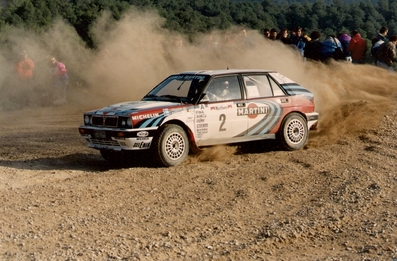 Juha Kankkunen - Juha Piironen
27º Rallye Catalunya - Costa Brava - Rallye de España 1991. Lancia Delta Integrale 16V (TO 76856R). Clasificado 2º.
Martini Lancia

Primer año válido para el Campeonato Mundial de Rallyes.

Del 10 al 13 de Noviembre, Lloret de Mar, Girona, Catalunya, España.
Superficie: asfalto - tierra.

El Rally tenia un total de 1606.98 km de los que 594.01 km divididos en 35 tramos eran especiales, (2 de ellos fueron cancelados SS4 Sant Hilari - Osor de 13.57 Km y SS29 Riera de Merles de 14.36 Km).

Tomaron la salida 76 equipos, finalizaron 33.

PHOTO en SS21: Castellnou - Castelladrall de 24,53 km.
(Foto 1 de 2)

© Jaume Jorba
@
Palabras clave: Lancia;Delta;Integrale;Catalunya;1991;España;Spain
