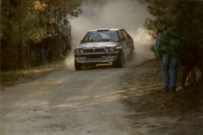 Juha Kankkunen - Juha Piironen
27º Rallye Catalunya - Costa Brava - Rallye de España 1991. Lancia Delta Integrale 16V (TO 76856R). Clasificado 2º.
Martini Lancia

Primer año válido para el Campeonato Mundial de Rallyes.

Del 10 al 13 de Noviembre, Lloret de Mar, Girona, Catalunya, España.
Superficie: asfalto - tierra.

El Rally tenia un total de 1606.98 km de los que 594.01 km divididos en 35 tramos eran especiales, (2 de ellos fueron cancelados SS4 Sant Hilari - Osor de 13.57 Km y SS29 Riera de Merles de 14.36 Km).

Tomaron la salida 76 equipos, finalizaron 33.

PHOTO en SS34 Sta. Coloma - St. Feliu de Buixalleu de 27,85 km.
(Foto 4 de 5)

© Jaume Jorba
@
Palabras clave: Lancia;Delta;Integrale;Catalunya;1991;España;Spain
