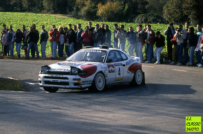Carlos Sainz Cenamor - Luís Rodríguez Moya
28º Rallye Catalunya - Costa Brava - Rallye de España 1992. Toyota Celica Turbo 4WD -ST185- (K-AM 2134). Clasificado 1º.
Toyota Team Europe

Del 8 al 11 de Noviembre, Lloret de Mar, Girona, Catalunya, España.
Superficie: asfalto - tierra.

El Rally tenia un total de 1,505.08 Km de los que 519.65 Km divididos en 29 tramos eran especiales, (uno de ellos fue cancelado SS7).

Se inscribieron 79 equipos, tomaron la salida 74, finalizaron 31.@
Palabras clave: Toyota;Celica;Turbo;Catalunya;1992;ST185