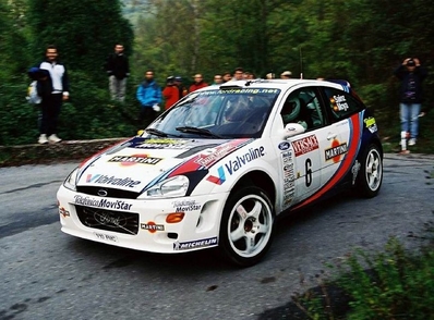 Carlos Sainz - Luís Moya
42º Rallye Sanremo - Rallye d'Italia 2000. Ford Focus WRC '00 (V10 FMC). Clasificado 5º.

Del 19 al 22 de Octubre, Sanremo.
Superficie: asfalto.

El Rally tenia un total de 1065.75 Km de los que 382.79 Km divididos en 17 tramos eran especiales (uno de ellos fue cancelado SS15 Langan 2 de 37.81 Km.

Se inscribieron 123 equipos, tomaron la salida 115, finalizaron 62.

© Petr Fitz
@@
Palabras clave: ;Luis_Moya;Ford;Focus;WRC;Sanremo;2000