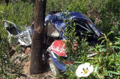 Jari-Matti Latvala - Miikka Anttila
Ford Focus RS WRC 08.
Estado en que quedò el coche después del brutal accidente que sufrieron el el 43º Rally Portugal 2009.
Palabras clave: ;Miikka_Anttila;Ford;Focus;RS;WRC;Portugal;crash;2009