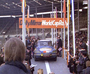 Robert Neyret - Jacques Terramorsi
Daily Mirror London-Mexico World Cup Rally 1970. Citröen DS21. Abandonó.

Anécdota:
Durante los 15 dias que duró el traslado de Lisboa a Rio de Janeiro, se fue a correr el Rally de Marruecos, ganándolo.

Del 19 de Abril al 27 de Mayo, Londres - Mexico.
Superficie: tierra - asfalto.

ITINERARIO:
Reino Unido, Francia, Alemania Occidental, Austria, Hungría, Yugoslavia, Bulgaria, regreso a Yugoslavia, Italia, Sur de Francia, España, Portugal.
REINICIO:
Brasil, Uruguay, Argentina, Chile, regreso a Argentina, Bolivia, Perú, Ecuador, Colombia, Panamá, Costa Rica, Nicaragua, Honduras, El Salvador, Guatemala y México.

La prueba constaba de 29 tramos especiales con un total de 25.750.00 km incluyendo los tramos de enlace.

Tomaron la salida 96 equipos, finalizaron 26.
@
Palabras clave: ;Londres-Mexico;Citroen;DS21;1970