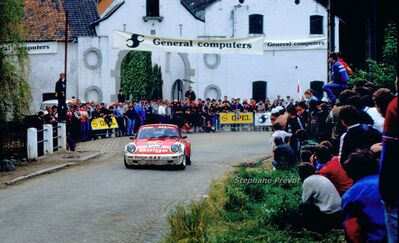 Robert Droogmans - Ronny Joosten
13º Lotto Haspengouwrally 1984. Porsche 911 SC RS (CCD 621). Clasificado 1º.

Del 1 al 3 de Junio, Landen, Belgica.
Superficie: asfalto - tierra.

La prueba constaba de 394.49 km divididos en 3 etapas y 34 tramos especiales.

Tomaron la salida 90 eqquipos, finalizaron 41.

© Stephane Prévot
@
Palabras clave: Haspengouwrally;Porsche;Grupo_B;1984