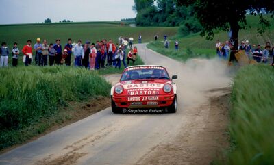 Patrick Snijers - Dany Colebunders
13º Lotto Haspengouwrally 1984. Porsche 911 SC RS (UL 212). Abandonó por motor y posterior incendio del mismo en SS21 Gingelom de 11.69 km.

Del 1 al 3 de Junio, Landen, Belgica.
Superficie: asfalto - tierra.

La prueba constaba de 394.49 km divididos en 3 etapas y 34 tramos especiales.

Tomaron la salida 90 eqquipos, finalizaron 41.

© Stephane Prévot
@
Palabras clave: Haspengouwrally;Porsche;Grupo_B;1984