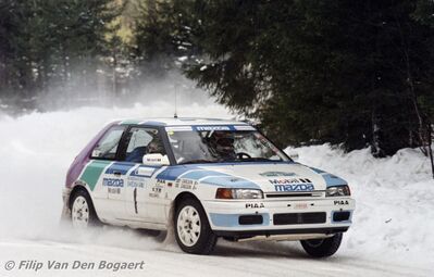 Ingvar Carlsson - Per Carlsson
40º Internacional Suecia Rally 1991. Mazda 323 GTX (JYS 156). Clasificado 4º.

Del 16 al 18 de Febrero, Karlstad, Suecia.
Superficie: nieve - nieve.

El Rally tenia un total de 1475.10 km de los que 519.90 km divididos en 29 tramos eran especiales.

Se inscribieron 108 equipos, tomaron la salida 108, finalizaron 74.

© Filip Van Den Bogaert
@
Palabras clave: ;Mazda;GTX;Suecia;1991;Nieve