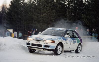Ingvar Carlsson - Per Carlsson
40º Internacional Suecia Rally 1991. Mazda 323 GTX (JYS 156). Clasificado 4º.

Del 16 al 18 de Febrero, Karlstad, Suecia.
Superficie: nieve - nieve.

El Rally tenia un total de 1475.10 km de los que 519.90 km divididos en 29 tramos eran especiales.

Se inscribieron 108 equipos, tomaron la salida 108, finalizaron 74.

© Filip Van Den Bogaert
@
Palabras clave: ;Mazda;GTX;Suecia;1991;Nieve