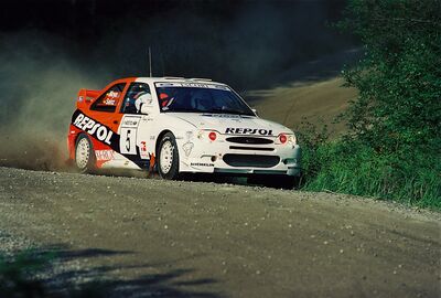 Carlos Sainz - Luis Moya
47º Neste Rally Finland 1997. Ford Escort WRC. Abandonó por la caja de cambios en SS20 Hauhanpohja 2 de 11.34 km.

Del 29 al 31 de Agosto, Jyväskylä.
Superficie: tierra.

El Rally tenia un total de 1171.79 Km de los que 381.55 Km divididos en 22 tramos eran especiales.

Se inscribieron 105 equipos, tomaron la salida 103, finalizaron 50.@
Palabras clave: ;Finlandia;Ford;Escort;WRC;1997