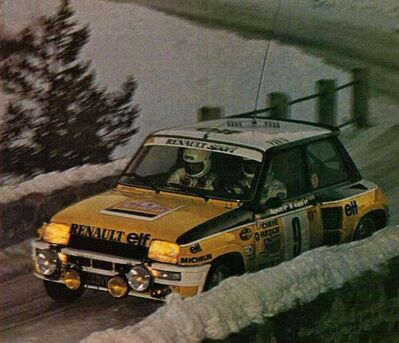 Jean Ragnotti - Jean-Marc Andrie
49º Rallye Automobile de Monte-Carlo 1981. Renault 5 Turbo (440 VB 91). Clasificado 1º.
Renault Elf

Jean Ragnotti y Jean-Luc Thérier lucharon durante toda la prueba para mantenerse en la primera posición, hasta que en el primer tramo de la última etapa, SS25 Moulinet - La Bollène 2 (Turini) de 22.00 km, y durante su descenso, unos energúmenos tiraron nieve en una de las curvas justo antes del paso del Porsche 911 SC (4769 RP 34) de Jean-Luc Thérier, saliéndose éste de pista y perdiendo mucho tiempo para volver a ella, quedando al final de la prueba en 95º lugar.

Del 24 al 30 de Enero, Monte-Carlo.
Superficie: asfalto - nieve.

El Rally tenia un total de 3930.00 km de los que 750.00 km divididos en 32 tramos eran especiales.

Se inscribieron 274 equipos, tomaron la salida 263, finalizaron 133.
@
Palabras clave: Renault;turbo;Montecarlo;nieve;1981