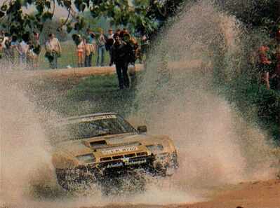 Walter Röhrl - Christian Geistdörfer
9º Int. ADAC-Metz Rallye 1981. Porsche 924 Carrera GTS (S EK 8747). Clasificado 2º.

Del 15 al 17 de Mayo, Stein, Baviera, Nuremberg, Alemania.
Superficie: asfalto.

El Rally tenia un total de 650.00 km de los que los 280.00 km de la 1ª etapa estaban divididos en 10 tramos especiales.
Desconocemos los km especiales de la 2ª etapa en la que habían 11 tramos mas, lo que sumados a los 10 de la 1ª etapa hacían un total de 21 tramos especiales.

Tomaron la salida 152 equipos, finalizaron 76.@
Palabras clave: Walter_Röhrl;Porsche;Carrera;Metz;ADAC;1981
