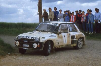 Jean Ragnotti - Pierre Thimonier
5º Rallye Terre de Provence 1984. Renault 5 Turbo "Tour de Corse" (21 QV 28). Clasificado 2º.

Del 18 al 19 de Mayo, Digne, Francia.
Superficie: tierra.

Desconocemos de cuantos kilómetros tanto totales como especiales tenia la prueba.

Tomaron la salida 102 equipos, finalizaron 62.@
Palabras clave: ;Renault;Grupo_B;Provence;Francia;1984