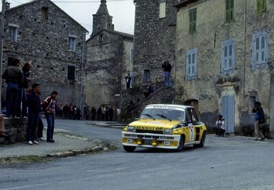 Jean Ragnotti - Jean-Marc Andrié
26º Tour de Corse - Rallye de France 1982. Renault 5 Turbo (50 VP 91). Clasificado 1º.
Renault Elf

Del 6 al 8 de Mayo, Ajaccio, Córcega, Francia.
Superficie: asfalto.

El Rally tenia un total de 1616.70 km de los que 1176.10 km divididos en 27 tramos eran especiales.

Se inscribieron 181 equipos, tomaron la salida 177, finalizaron 47.@
Palabras clave: Renault;Turbo;Corcega;1982;Corse