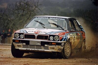 Juha Kankkunen - Juha Piironen
25º Rallye de Portugal - Vinho do Porto 1991. Lancia Delta Integrale 16V (TO 11981R). Clasificado 4º.
Martini Lancia

Del 5 al 9 de Marzo, Portugal.
Superficie: asfalto - tierra.

El Rally tenia un total de 2041.26 Km de los que 564.20 Km divididos en 38 tramos eran especiales (2 de ellos fueron cancelados SS2 Gradil de 9 Km y SS28 Viseu de 29.90 Km).

Se inscribieron 106 equipos, tomaron la salida 95, finalizaron 28.@
Palabras clave: Portugal;Lancia;Delta;Integrale;1991