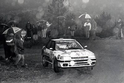 Markku Alén - Ilkka Kivimäki
25º Rallye de Portugal - Vinho do Porto 1991. Subaru Legacy RS (H641 JBW). Clasificado 5º.
Subaru Rally Team Europe

Del 5 al 9 de Marzo, Portugal.
Superficie: asfalto - tierra.

El Rally tenia un total de 2041.26 Km de los que 564.20 Km divididos en 38 tramos eran especiales (2 de ellos fueron cancelados SS2 Gradil de 9 Km y SS28 Viseu de 29.90 Km).

Se inscribieron 106 equipos, tomaron la salida 95, finalizaron 28.@
Palabras clave: Markku_Alen;Subaru;Legacy;Portugal;1991