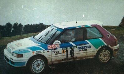 Jesús Puras - José Arrarte
25º Rallye de Portugal - Vinho do Porto 1991. Mazda 323 GTX (JYS 156). Clasificado 7º.
Mazda Rally Team Europe

Del 5 al 9 de Marzo, Portugal.
Superficie: asfalto - tierra.

El Rally tenia un total de 2041.26 Km de los que 564.20 Km divididos en 38 tramos eran especiales (2 de ellos fueron cancelados SS2 Gradil de 9 Km y SS28 Viseu de 29.90 Km).

Se inscribieron 106 equipos, tomaron la salida 95, finalizaron 28.@
Palabras clave: Mazda;Portugal;1991