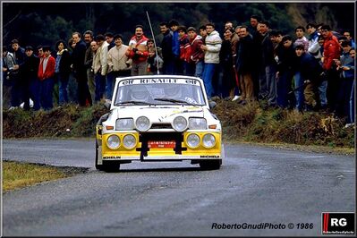 Carlos Sainz Cenamor - Antonio Boto
34º Rally Costa Brava 1986. Renault 5 Maxiturbo (2-M-4747-P). Clasificado 2º.

Del 21 al 23 de Febrero, Lloret de Mar, Girona, Catalunya, España.
Superficie: asfalto - tierra.

El Rally tenia un total de 1293.91 Km de los que 557.07 Km divididos en 29 tramos eran especiales.

Se inscribieron 110 equipos, tomaron la salida 94, finalizaron 30.

© Roberto Gnudi
@@
Palabras clave: ;Renault;Maxiturbo;grupo_B;Costa_Brava;1986;Maxi