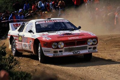 Mauro Pregliasco - Nicolò Imperio
9º Rally Costa Smeralda 1986. Lancia Rally 037. Clasificado 5º.

Del 16 al 18 de Abril, Porto cervo, norte de Cerdeña, Italia.
Superficie: tierra.

El Rally constaba de 546.00 Km cronometrados divididos en 35 tramos especiales.

Tomaron la salida 79 equipos, finalizaron 32.@
Palabras clave: Mauro_Pregliasco;Lancia;Grupo_B;1986
