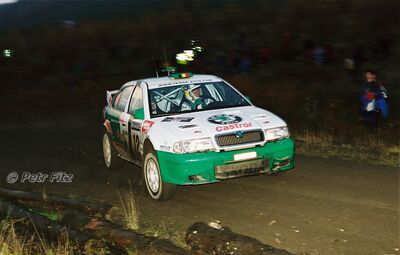 Bruno Thiry - Stéphane Prévot
55º Network Q Rally de Gran Bretaña 1999. Skoda Octavia WRC (MBS 97 62). Clasificado 4º.

Del 21 al 23 de Noviembre, Cheltenham.
Superficie: tierra - asfalto.

El Rally tení­a un total de 1815.48 km de los que 389.39 km divididos en 22 tramos eran especiales.

Se inscribieron 186 equipos, tomaron la salida 160, finalizaron 89.

© Petr Fitz
@@
Palabras clave: Bruno_Thiry;Skoda;Octavia;WRC;Gran_Bretaña;1999