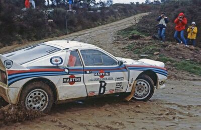 Attilio Bettega - Maurizio Perissinot
Course car
6º Rally Costa Esmeralda 1983. Lancia Rally 037 (TO Y21248).
Martini Racing

Del 23 al 26 de Marzo, Porto Cervo.
Superficie: tierra.

El Rally tenia 38 tramos cronometrados (2 de ellos fueron cancelados, SS23 y SS34).
Desconocemos de cuantos kilómetros tanto totales como cronometrados constaba la prueba.

Se inscribieron 103 equipos, finalizaron 31.@
Palabras clave: Lancia;Rally;Grupo_B;Esmeralda;Smeralda;1983