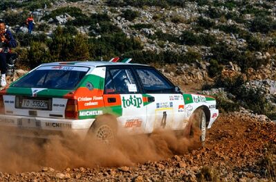 Alessandro (Alex) Fiorio - Luigi Pirollo
36º Acropolis Rally 1989. Lancia Delta Integrale (TO 33822M). Clasificado 3º.
Jolly Club

Del 27 de Mayo al 1 de Junio, Atenas, Grecia.
Superficie: tierra.

El Rally tenia un total de 1880.41 km de los que 588.51 km divididos en 42 tramos eran especiales.

Tomaron la salida 97 equipos, finalizaron 40.@
Palabras clave: Lancia;Delta;Integrale;Acropolis;Grecia;1989