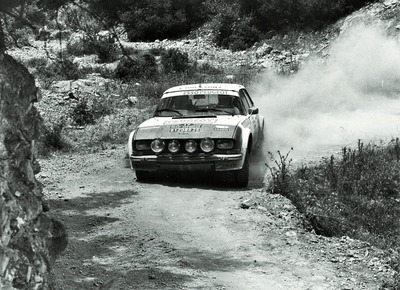 Timo Mäkinen - Jean Todt
27º Acropolis Rally 1980. Peugeot 504 Coupé V6 (8120RR 25). Clasificado 10º.
Automobiles Peugeot

Del 26 al 29 de Mayo, Atenas, Grecia.
Superficie: tierra.

El Rally tenia un total de 2743.86 km de los que 964 km divididos en 56 tramos eran especiales, (una de ellas fue cancelada SS55 Railway de 9,20 Km).

Se inscribieron 154 equipos, tomaron la salida 148, finalizaron 37.@
Palabras clave: Peugeot;Acropolis;Grecia;1980