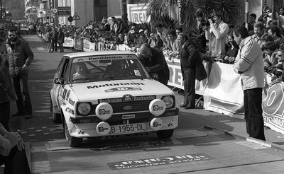 Juan Ignacio Canela - Juan Ignacio Villalba
29º Rally Costa Brava 1981. Ford Fiesta MK1 1600S (B-1955-DL). Clasificado 3º.

Del 20 al 22 de Febrero, Lloret de Mar, Girona, Catalunya, España.
Superficie: asfalto - tierra.

Tomaron la salida 76 equipos, finalizaron 15.

PHOTO Mario Chavalera
@
Palabras clave: Costa_Brava;Ford;Fiesta;1981;España;Spain