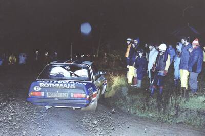 Klaus-Joachim (Jochi) Kleint - Gunter Wanger
31º Lombard RAC Rally 1982. Opel Ascona 400 (GG-CH 481). Abandonó por accidente en SS14 Resolfen de 25.43 km.
Rothmans Opel Rally Team

Del 21 al 25 de Noviembre, York, Inglaterra.
Superficie: asfalto - tierra.

El Rally tenia un total de 2970.00 km de los que 711.73 km divididos en 69 tramos eran especiales, (una de ellas fue cancelada SS46 Yair de 8.53 Km).

Se inscribieron 161 equipos, tomaron la salida 146, finalizaron 63.

PHOTO Ian Delve
@
Palabras clave: Opel;Ascona;Gran_Bretaña;1982;RAC_Rally