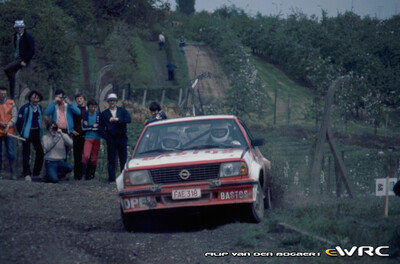 Guy Colsoul - Alain Lopes
12º Lotto Haspengouwrally 1983. Opel Ascona 400 (FAE-318). Clasificado 4º.

Del 13 al 15 de Mayo, Landen, Bélgica.

Superficie: asfalto y grava con un total de 413.94 km cronometrados divididos en 33 tramos (uno de ellos de 26.69 Km fue cancelado).

Tomaron la salida 123 equipos, finalizaron 52.

© Filip Van den Bogaert
@
Palabras clave: Opel;Ascona;Haspengouwrally;1983