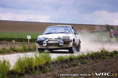 Juha Kankkunen - Staffan Pettersson
12º Lotto Haspengouwrally 1983. Opel Manta GT/E (RZ-CM 834). Abandonó por motor en SS13 Brustem Vliegveld de 13.69 km.

Del 13 al 15 de Mayo, Landen, Belgica.
Superficie: asfalto - tierra.

El Rally tenía un total de 413.94 km cronometrados divididos en 33 especiales (una de ellas fue cancelada) y 3 etapas.

Tomaron la salida 123 equipos, finalizaron 52.

© Herman Sels
@
Palabras clave: Opel;Manta;Haspengouwrally;1983