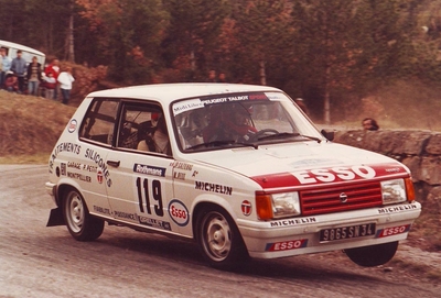 Michel Petit - Jean-Pierre Cazilhac
5º Rallye des Garrigues 1984. Talbot Samba Rallye (9865 SN 34). Clasificado 32º.

Del 30 al 31 de Marzo, Nîmes, Gard, Francia.
Superficie: asfalto.

El Rally tenia un total de 600 km de los que 366.10 km divididos en 18 tramos eran cronometrados.

Tomaron la salida 102 equipos, finalizaron 44.@
Palabras clave: Talbot;Samba;Rallye;Garrigues;1984