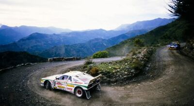 26º Rallye Sanremo 1984
9# Lancia Rally 037 (TO Y63867) de Franco Cunico - Max Sghedoni, abandonó por accidente en SS45 Colle di Cosio de 20.05 Km.
Bologna Corse

Detrás:
11# Lancia Rally 037 (GE 941679) de Fabrizio Tabaton - Luciano Tedeschini, clasificado 4º.
H.F. Grifone SRL

Del 30 de Septiembre al 5 de Octubre, Sanremo, Liguria, Imperia, Italia.
Superficie: asfalto -tierra.

El Rally tenia un total de 2546.29 km de los que 807.69 km divididos en 56 tramos eran especiales, (2 de ellas fueron canceladas SS7 Sante Luce de 12,30 km y SS26 Chiusdino 2 de 17,41 Km).

Se inscribieron 104 equipos, tomaron la salida 100, finalizaron 35.
@
Palabras clave: Lancia;Rally;Grupo_B;Sanremo;1984