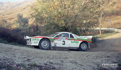 Massimo Ercolani - Loris Roggia
14º Marlboro San Marino Rally - Marlboro Challenge Trophy 1986. Lancia Rally 037. Clasificado 2º.
Jolly Club Totip

Del 6 al 9 de Noviembre, San Marino.
Superficie: tierra - asfalto.

El Rally constaba de 350 km cronometrados divididos en 24 tramos especiales.

Tomaron la salida 62, finalizaron 25.

© Giovanni Scarpari "fotosport"
@
Palabras clave: Lancia;Rally;Grupo_B;San_Marino;1986