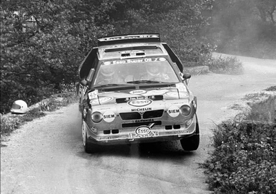 Fabrizio Tabaton - Luciano Tedeschini
9º Rally Costa Smeralda 1986. Lancia Delta S4 (TO 77894E). Clasificado 4º.
Grifone Esso

Del 16 al 18 de Abril, Porto Cervo, norte de Cerdeña, Italia.
Superficie: tierra.

El Rally tenía 546 Km cronometrados divididos en 35 tramos especiales.

Tomaron la salida 79 equipos, finalizaron 32.@
Palabras clave: Lancia;Delta;S4;Grupo_B;Costa_Smeralda;1986;Esmeralda