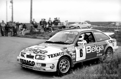 Robert Droogmans - Ronny Joosten
24º Ypres 24 Hours Rally 1988. Ford Sierra RS Cosworth (FND-618). Clasificado 1º.
R.A.S. Sport - Belga Team Texaco

Del 24 al 26 de Junio, Ypres.
Superficie: asfalto.

El Rally constaba de 6 etapas con 375.15 km cronometrados divididos en 37 tramos especiales.

Tomaron la salida 138 equipos, finalizaron 73.

© Stéphane Lhonnay
@
Palabras clave: Ford;Sierra;Cosworth;Ypres;1988