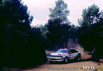 Armin Schwarz - Arne Hertz
27º Rallye España - Catalunya Costa Brava 1991. Toyota Celica GT-4 -ST165- (K-AM 2590). Clasificado 1º.
Toyota Team Europe

Del 10 al 13 de Noviembre, Lloret de Mar, Girona, Catalunya, España.
Superficie: asfalto - tierra.

El Rally tenia un total de 1606.98 km de los que 594.01 km divididos en 35 tramos eran especiales, (2 de ellas fueron canceladas SS4 Sant Hilari - Osor de 13.57 Km y SS29 Riera de Merles de 14.36 Km).

Tomaron la salida 76 equipos, finalizaron 33.

© Stéphane Lhonnay
@
Palabras clave: Toyota;Celica;Catalunya;1991;ST165;Spain;España