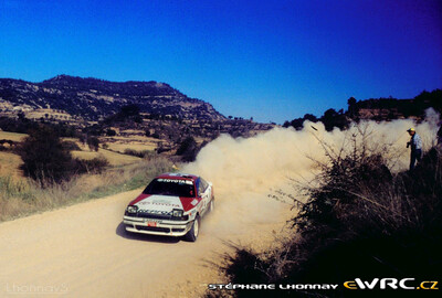 Armin Schwarz - Arne Hertz
27º Rallye Catalunya - Costa Brava - Rallye de España 1991. Toyota Celica GT-4 -ST165- (K-AM 2590). Clasificado 1º.
Toyota Team Europe

Del 10 al 13 de Noviembre, Lloret de Mar, Girona, Catalunya, España.
Superficie: asfalto - tierra.

El Rally tenia un total de 1606.98 km de los que 594.01 km divididos en 35 tramos eran especiales, (2 de ellas fueron canceladas SS4 Sant Hilari - Osor de 13.57 Km y SS29 Riera de Merles de 14.36 Km).

Tomaron la salida 76 equipos, finalizaron 33.

© Stéphane Lhonnay
@
Palabras clave: Toyota;Celica;Catalunya;1991;ST165;Spain;España
