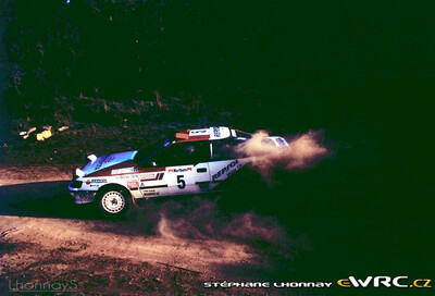 Armin Schwarz - Arne Hertz
27º Rallye Catalunya - Costa Brava - Rallye de España 1991. Toyota Celica GT-4 -ST165- (K-AM 2590). Clasificado 1º.
Toyota Team Europe

Del 10 al 13 de Noviembre, Lloret de Mar, Girona, Catalunya, España.
Superficie: asfalto - tierra.

El Rally tenia un total de 1606.98 km de los que 594.01 km divididos en 35 tramos eran especiales, (2 de ellas fueron canceladas SS4 Sant Hilari - Osor de 13.57 Km y SS29 Riera de Merles de 14.36 Km).

Tomaron la salida 76 equipos, finalizaron 33.

© Stéphane Lhonnay
@
Palabras clave: Toyota;Celica;Catalunya;1991;ST165;Spain;España