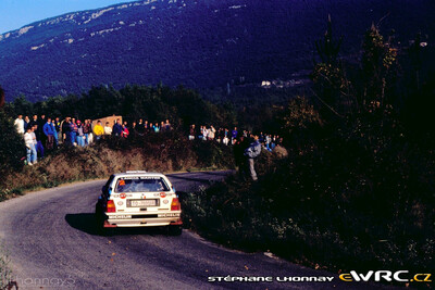 Juha Kankkunen - Juha Piironen
27º Rallye Catalunya - Costa Brava - Rallye de España 1991. Lancia Delta Integrale 16V (TO 76856R). Clasificado 2º.
Martini Lancia

Primer año válido para el Campeonato Mundial de Rallyes.

Del 10 al 13 de Noviembre, Lloret de Mar, Girona, Catalunya, España.
Superficie: asfalto - tierra.

El Rally tenia un total de 1606.98 km de los que 594.01 km divididos en 35 tramos eran especiales, (2 de ellos fueron cancelados SS4 Sant Hilari - Osor de 13.57 Km y SS29 Riera de Merles de 14.36 Km).

Tomaron la salida 76 equipos, finalizaron 33.

© Stéphane Lhonnay
@
Palabras clave: Lancia;Delta;Integrale;Catalunya;1991;España;Spain