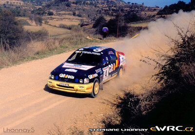 François Delecour - Daniel Grataloup
27º Rallye Catalunya - Costa Brava - Rallye de España 1991. Ford Sierra RS Cosworth 4x4 (H319 MTW). Clasificado 3º.
Q8 Team Ford

Del 10 al 13 de Noviembre, Lloret de Mar, Girona, Catalunya, España.
Superficie: asfalto - tierra.

El Rally tenia un total de 1606.98 km de los que 594.01 km divididos en 35 tramos eran especiales (2 de ellos fueron cancelados SS4 Sant Hilari - Osor de 13.57 Km y SS29 Riera de Merles de 14.36 Km).

Tomaron la salida 76 equipos, finalizaron 33.

© Stéphane Lhonnay
@
Palabras clave: Ford;Sierra;Cosworth;1991;Catalunya;España;Spain