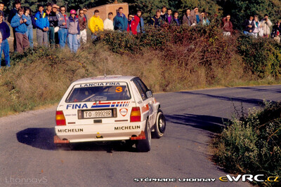 Andrea Aghini - Sauro Farnocchia
27º Rallye Catalunya - Costa Brava - Rallye de España 1991. Lancia Delta Integrale 16V (TO 99928R). Clasificado 5º.
Jolly Club

Del 10 al 13 Noviembre, Lloret de Mar, Catalunya, España.
Superficie: Asfalto - tierra.

El Rally tenia un total de 1606.98 km de los que 566.1 km divididos en 35 tramos eran especiales, (2 de ellas fueron canceladas SS4 Sant Hilari - Ossor de 13.57 Km y SS29 Riera de Merles de 14.36 Km).

Tomaron la salida 76 equipos, finalizaron 33.

© Stéphane Lhonnay
@
Palabras clave: Lancia;Delta;Integrale;Catalunya;1991;España;Spain